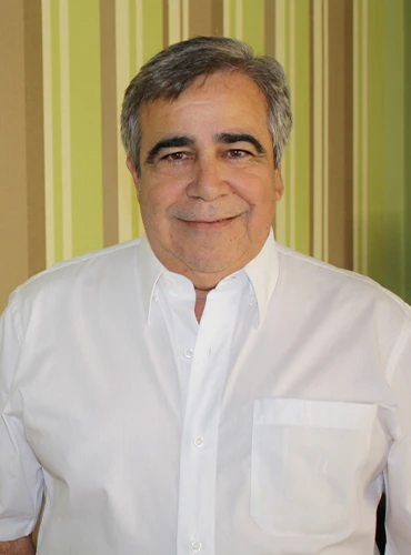Dr. Armando Pires